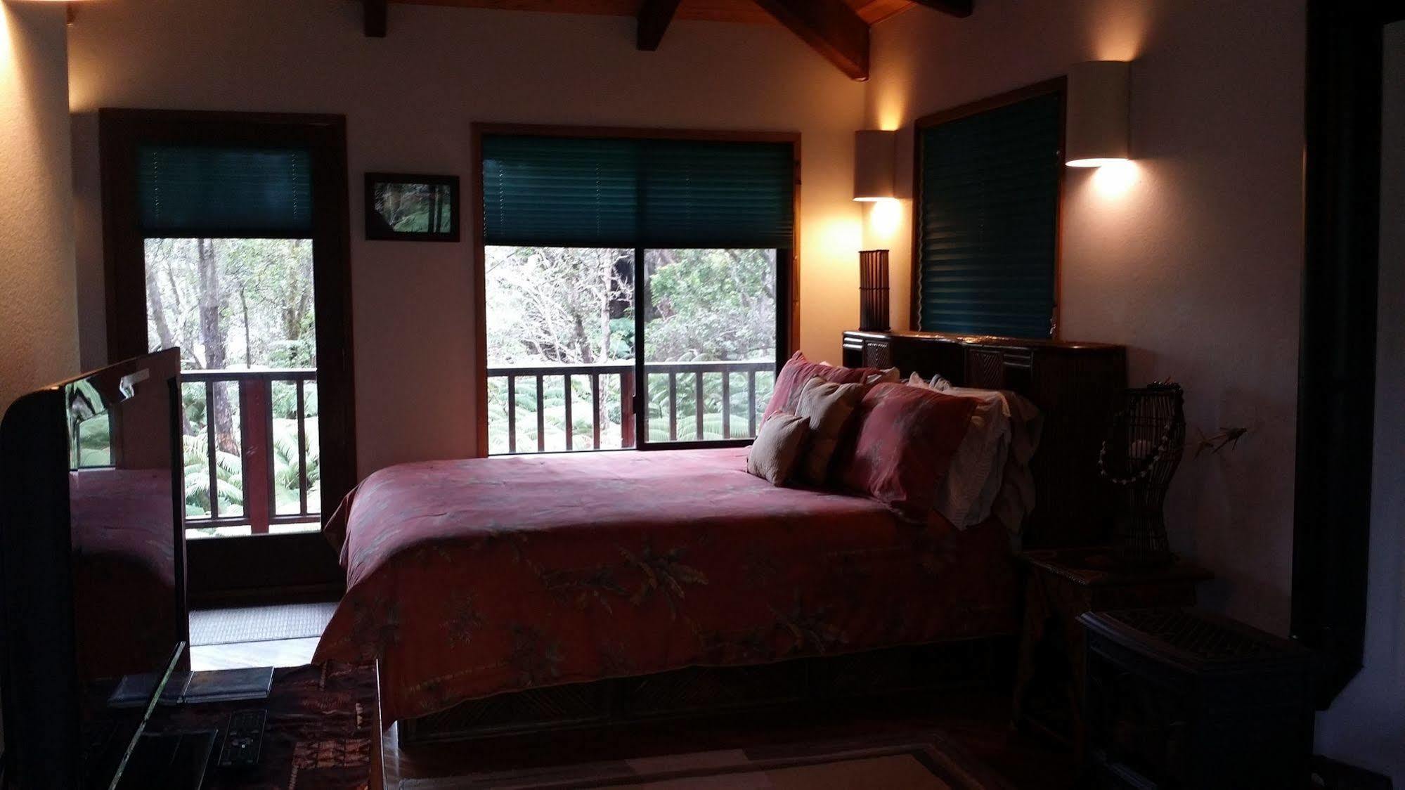 The Guest Cottages @ Volcano Acres Tree House Экстерьер фото